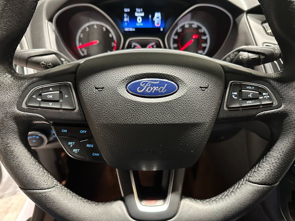 Used 2017 Ford Focus ST image 28