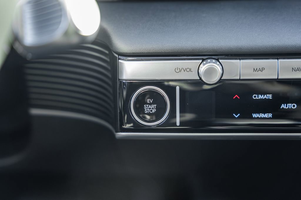 Certified 2024 Hyundai Ioniq 5 SE image 18