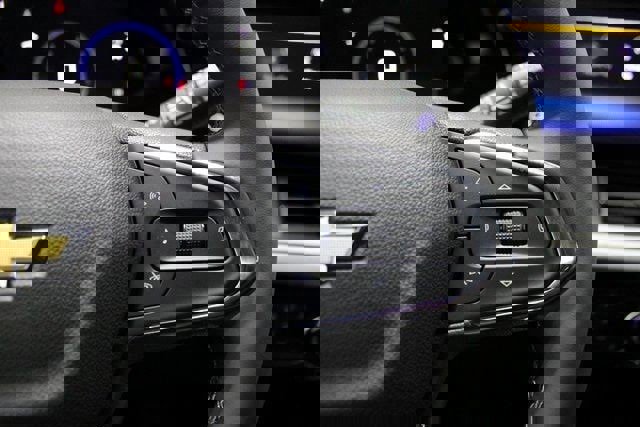 New 2026 Chevrolet Trax LT w/ Sunroof Package image 6