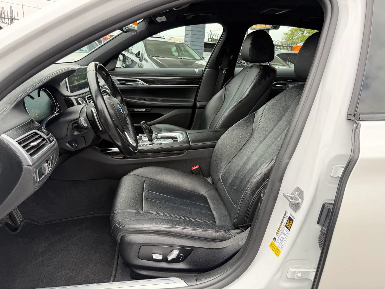 Used 2018 BMW 740i RWD image 32