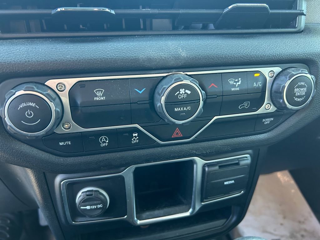 Used 2024 Jeep Wrangler Sport AWD/4WD image 25