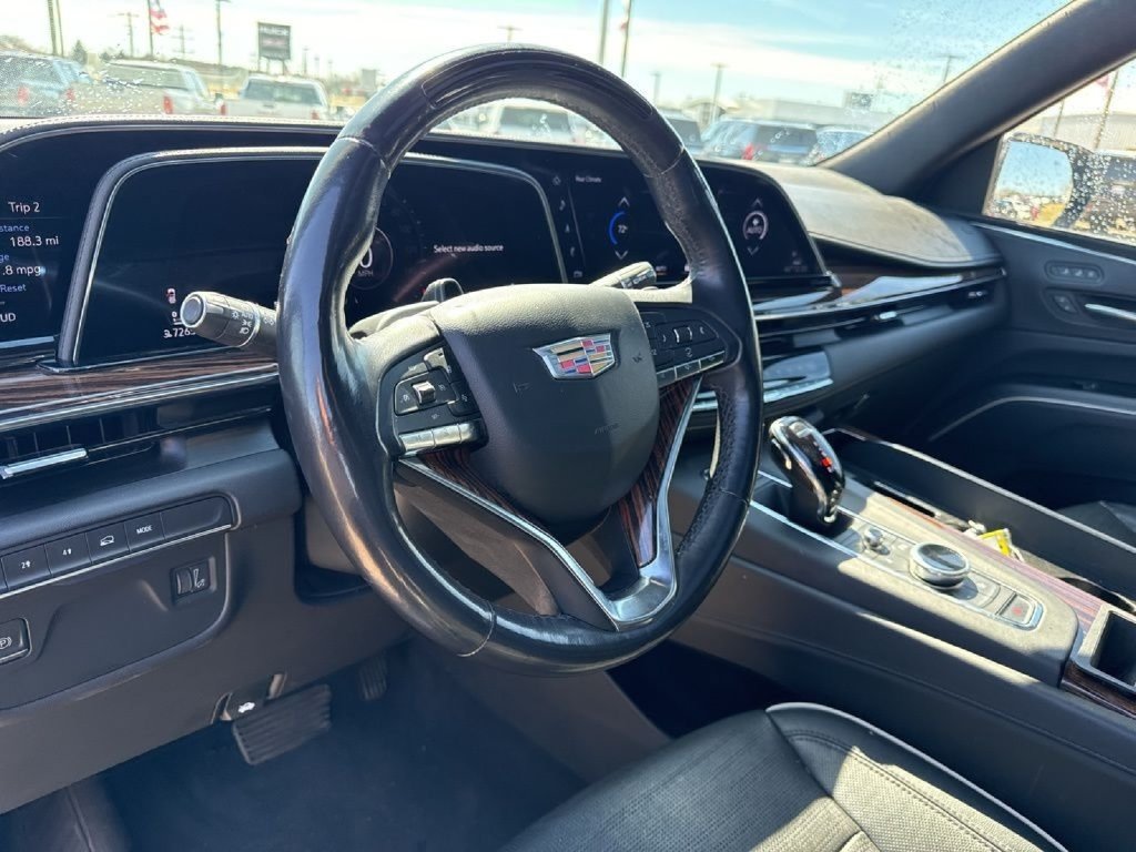 Used 2023 Cadillac Escalade Premium Luxury AWD/4WD image 27