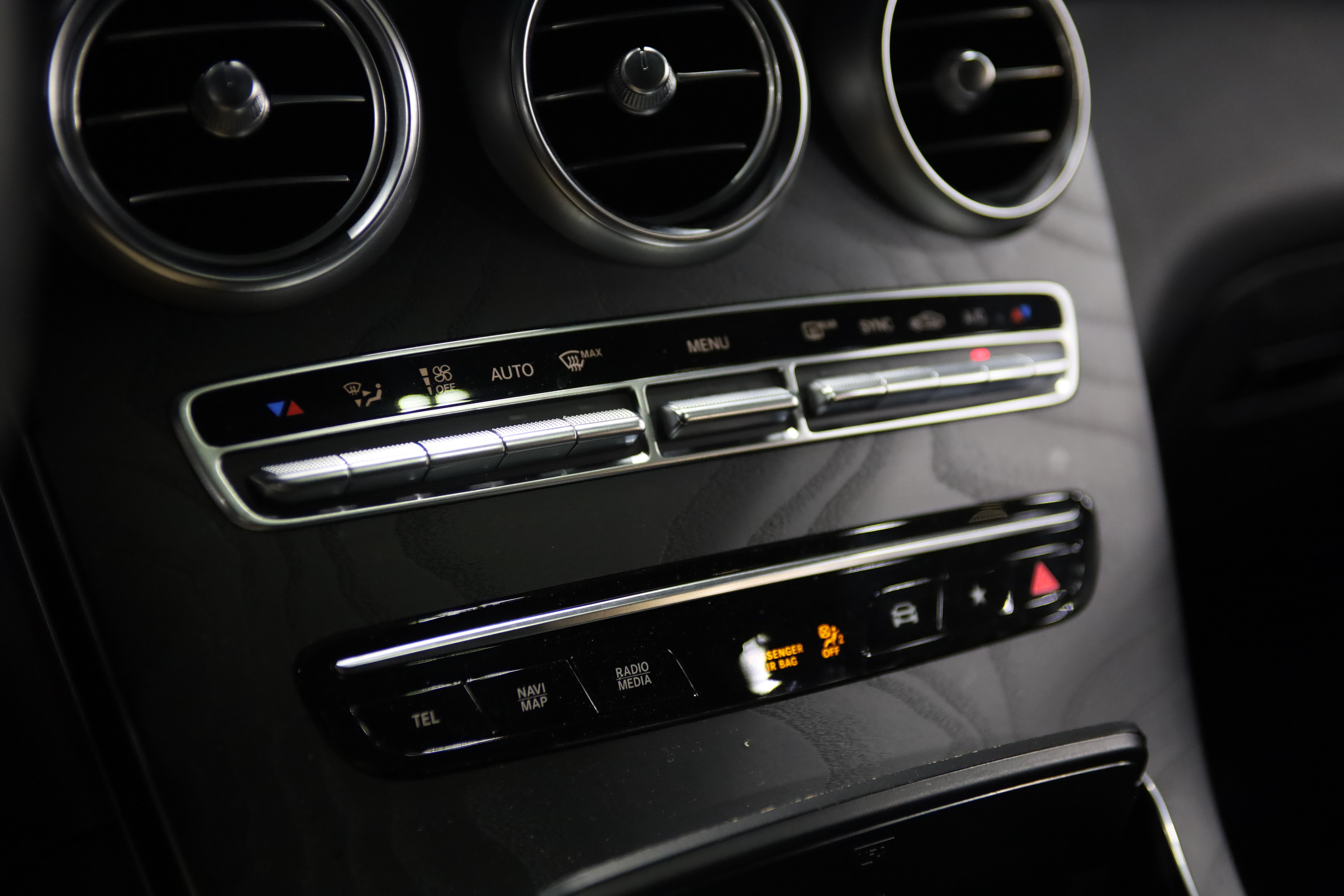 Used 2023 Mercedes-Benz GLC 300 4MATIC Coupe image 26