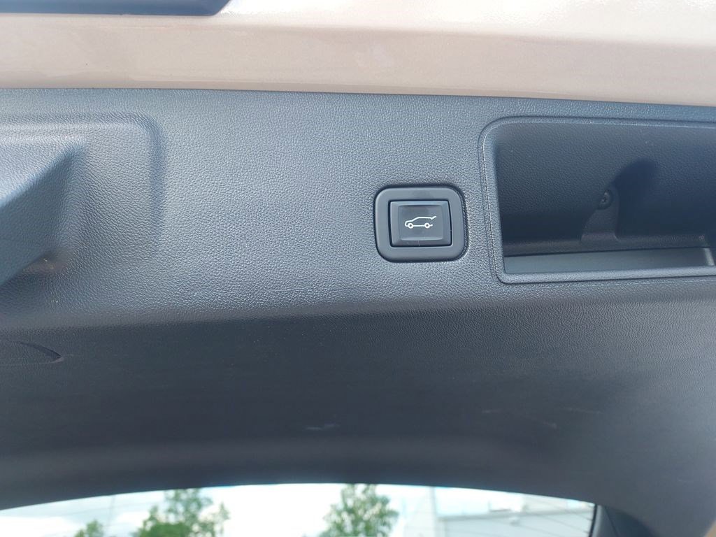 Used 2022 GMC Terrain AT4 w/ Infotainment Package II AWD/4WD image 31