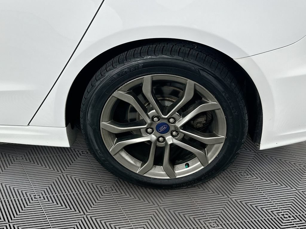 Used 2020 Ford Fusion SEL FWD image 38