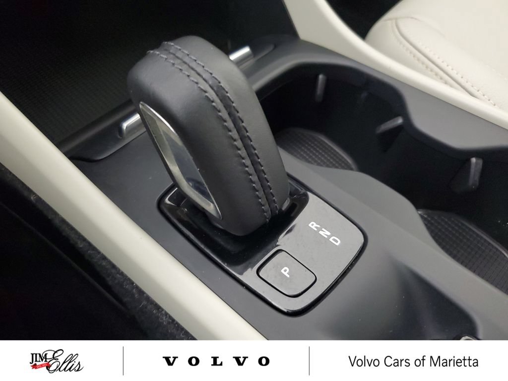 Used 2021 Volvo XC40 T5 Momentum w/ Climate Package AWD/4WD image 29