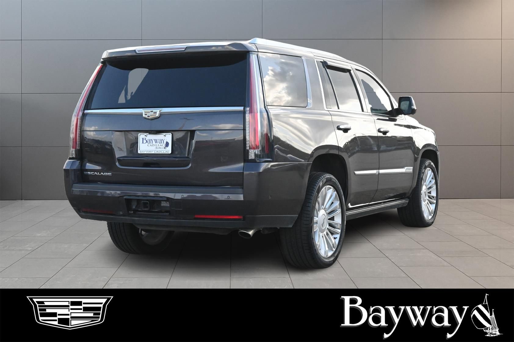 Used 2018 Cadillac Escalade Platinum AWD/4WD image 5