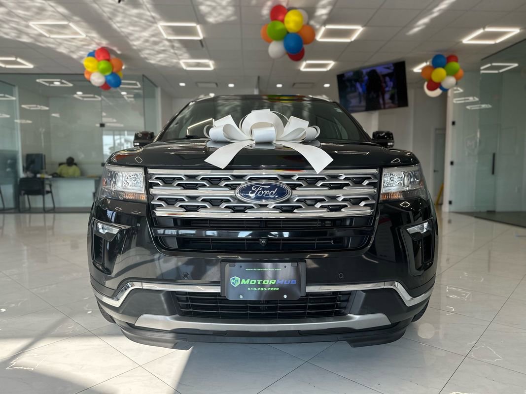 Used 2019 Ford Explorer Limited w/ Class III Trailer Tow Package AWD/4WD image 2