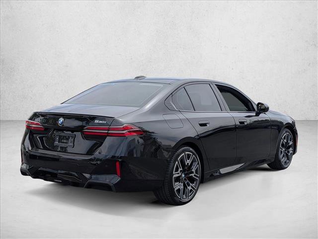 Used 2026 BMW 530i w/ M Sport Package RWD image 5
