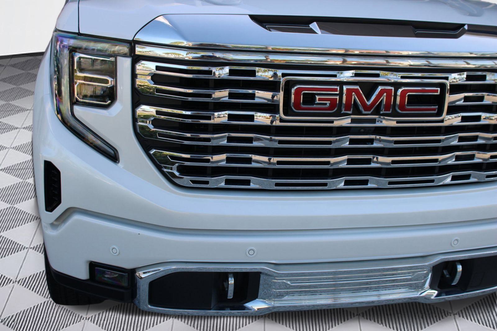 Used 2024 GMC Sierra 1500 Denali w/ Denali Reserve Package image 11