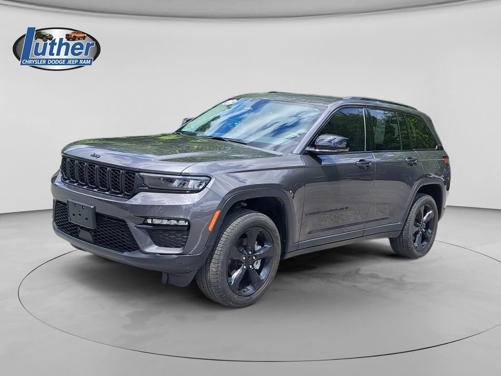 Used 2023 Jeep Grand Cherokee Limited w/ Black Appearance Package AWD/4WD image 1