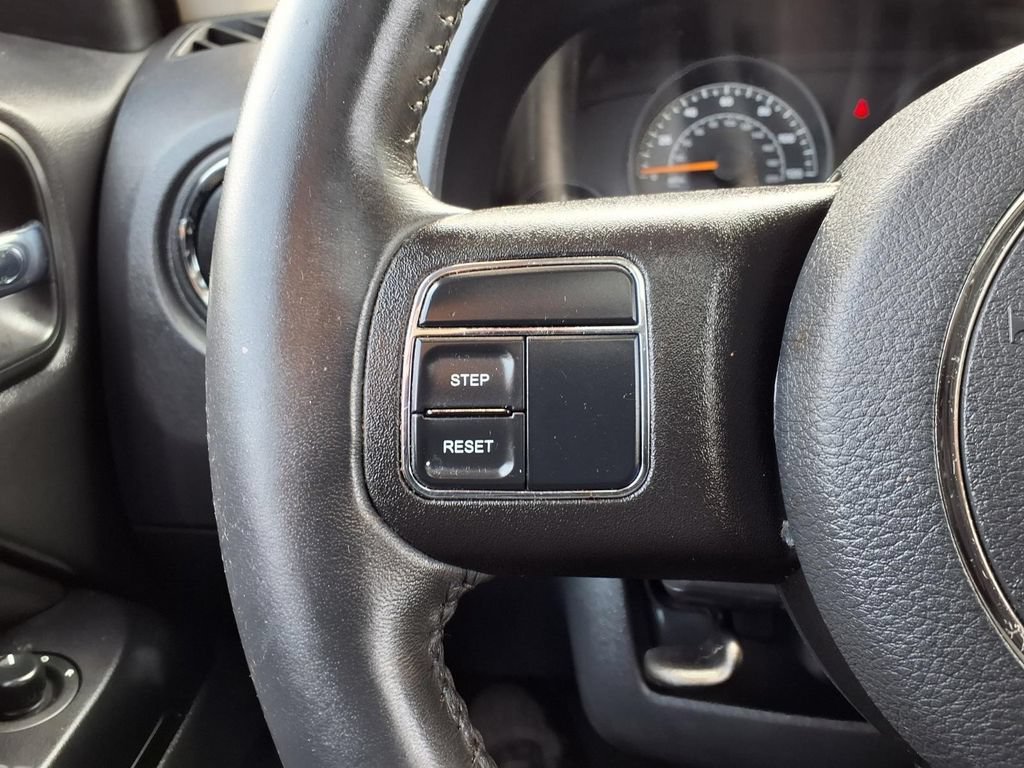Used 2017 Jeep Patriot High Altitude FWD image 12