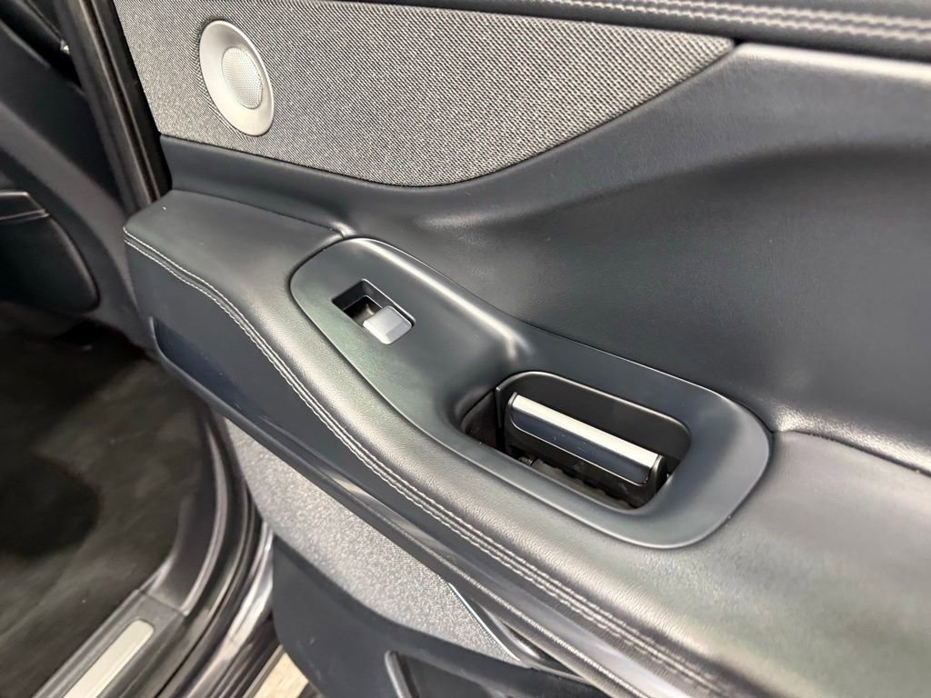 Used 2025 Lincoln Navigator L Reserve image 32