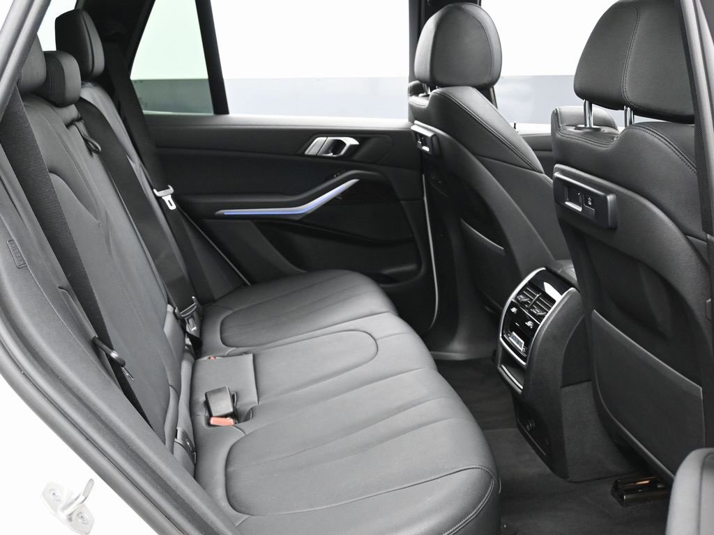 Used 2021 BMW X5 xDrive40i w/ Convenience Package image 34
