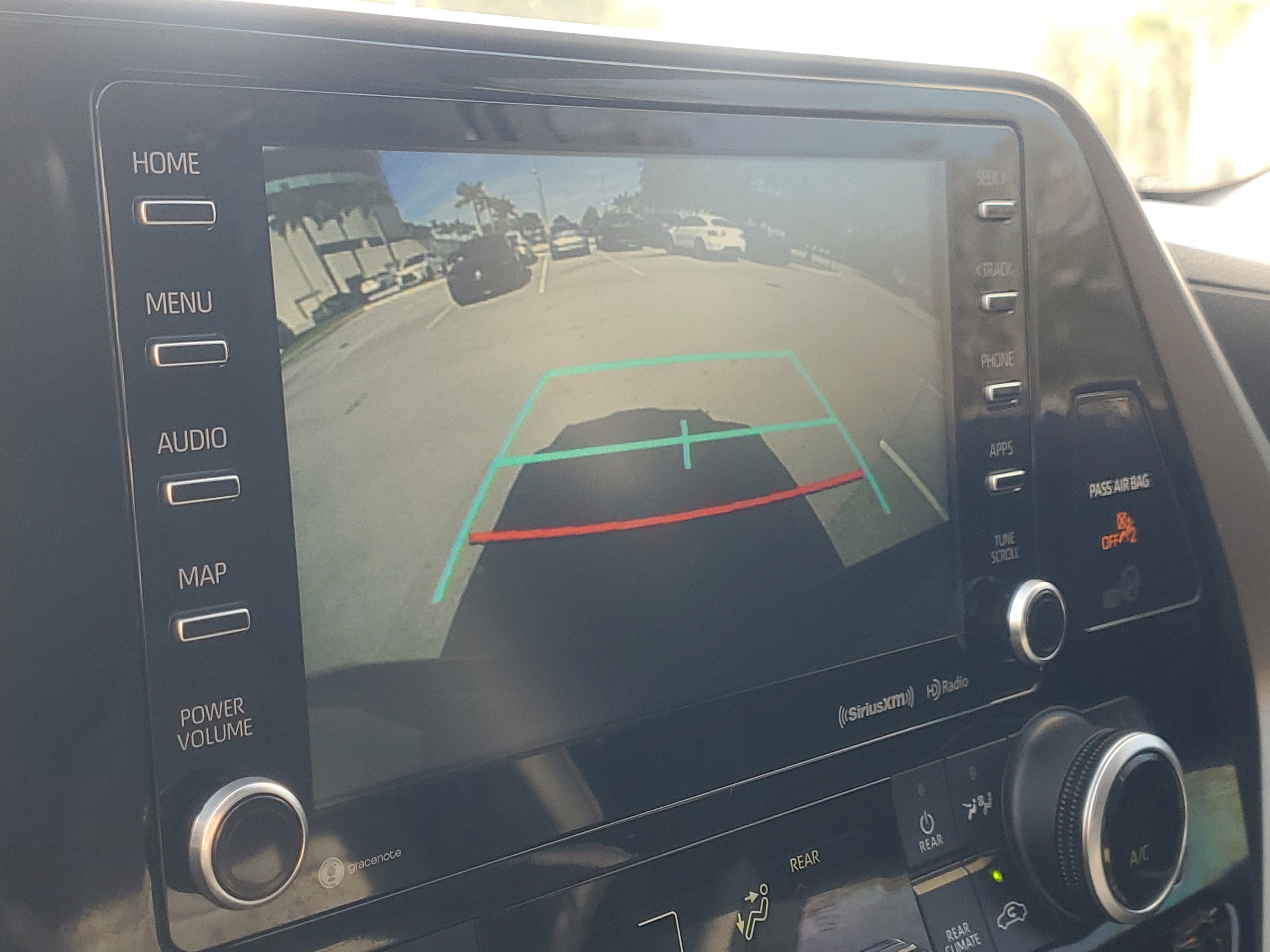 Used 2021 Toyota Highlander XLE image 29