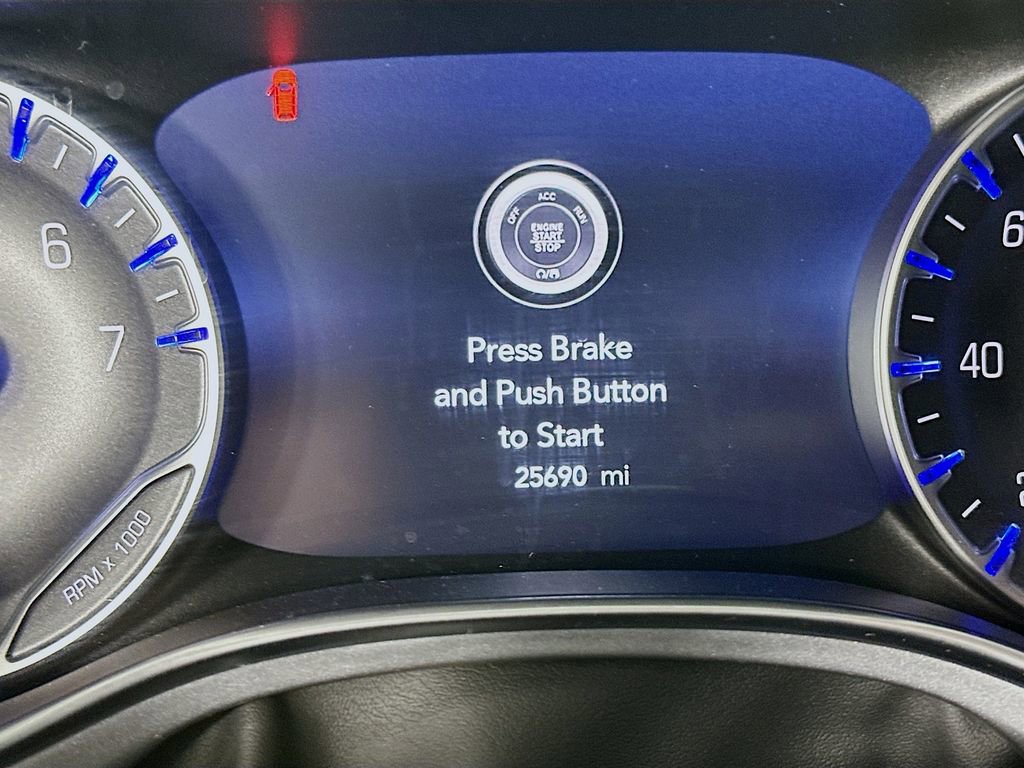 Certified 2025 Chrysler Pacifica Limited image 18