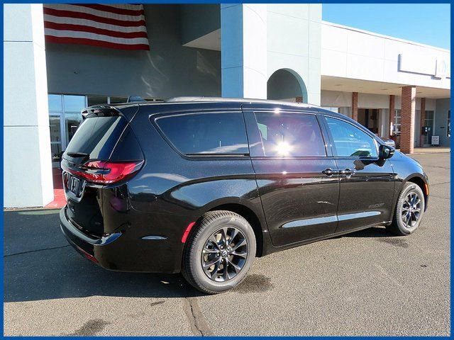 New 2026 Chrysler Pacifica Select image 6