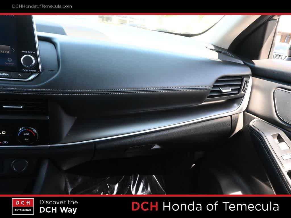 Used 2024 Nissan Rogue SV FWD image 14