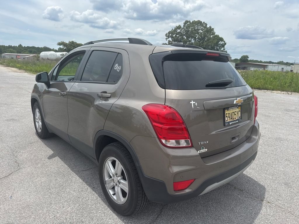 Used 2021 Chevrolet Trax LT w/ Driver Confidence Package FWD image 10