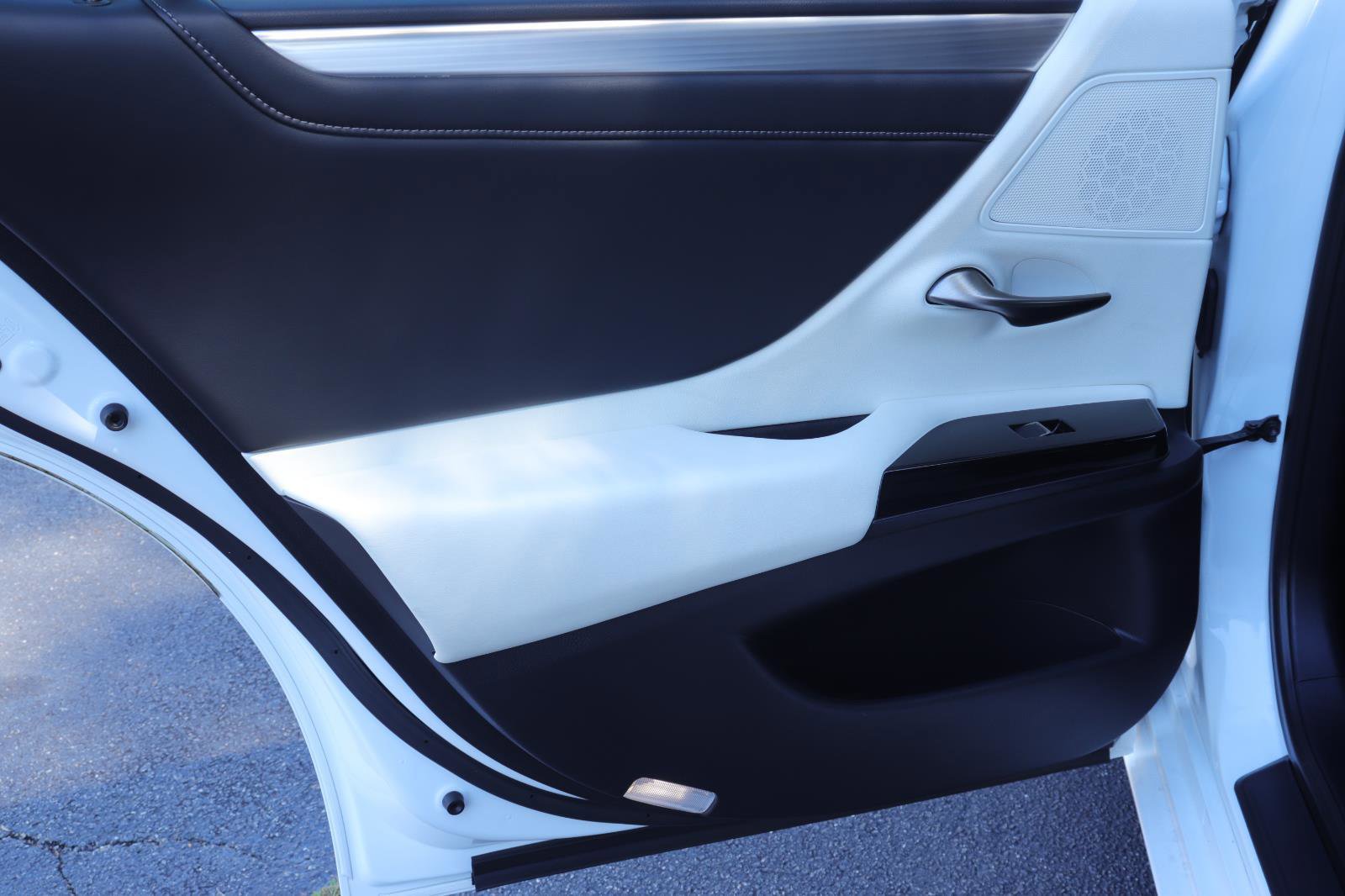 Used 2023 Lexus ES 350 F Sport image 16