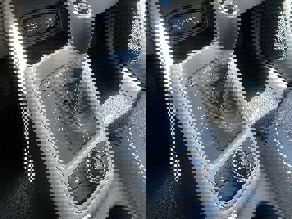 New 2025 Hyundai Venue Limited image 34