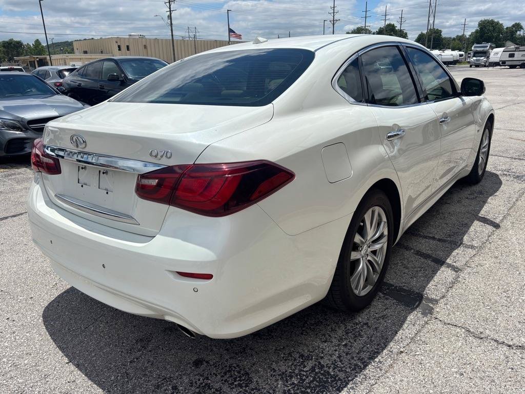 Used 2019 INFINITI Q70 Luxe RWD image 8