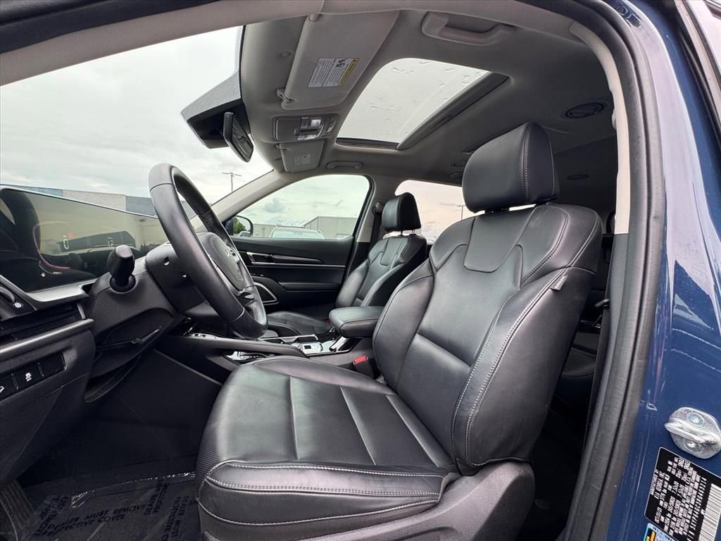 Certified 2024 Kia Telluride S w/ S Sunroof Package FWD image 16