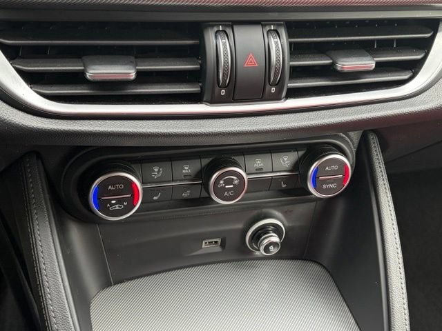 Used 2024 Alfa Romeo Stelvio Veloce AWD/4WD image 30