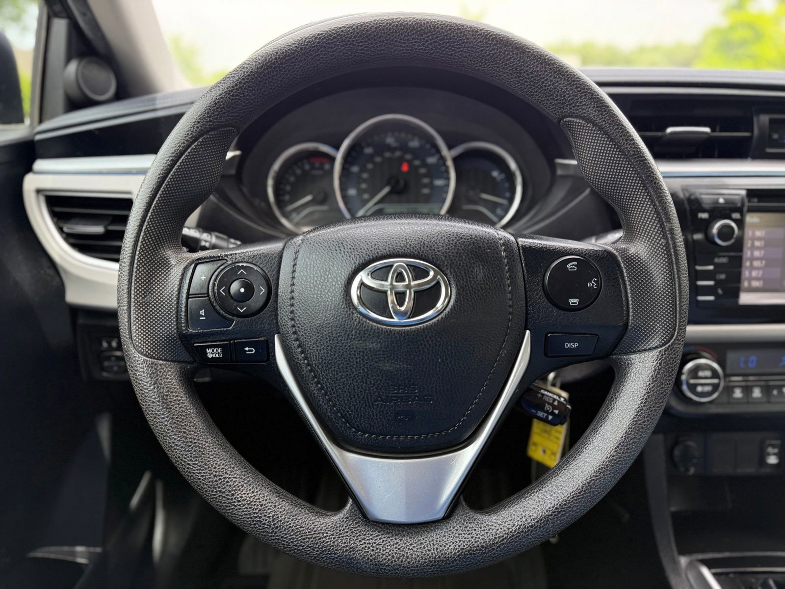 Used 2015 Toyota Corolla LE FWD image 21