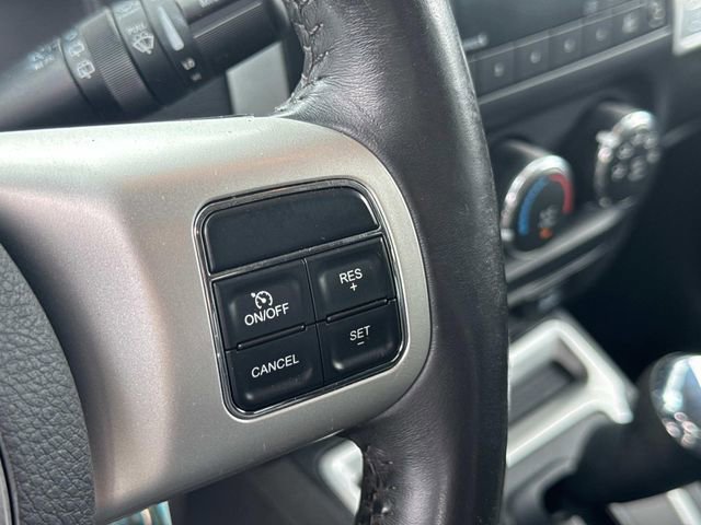 Used 2016 Jeep Compass Latitude FWD image 30