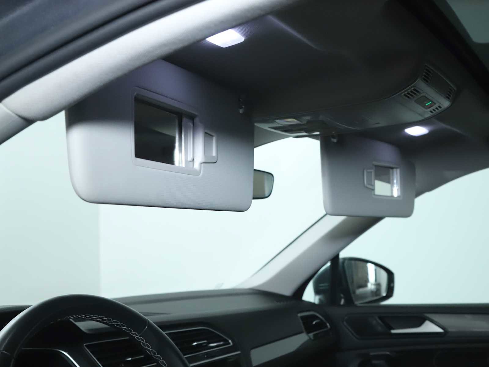 Certified 2024 Volkswagen Tiguan SE w/ Panoramic Sunroof Package AWD/4WD image 20