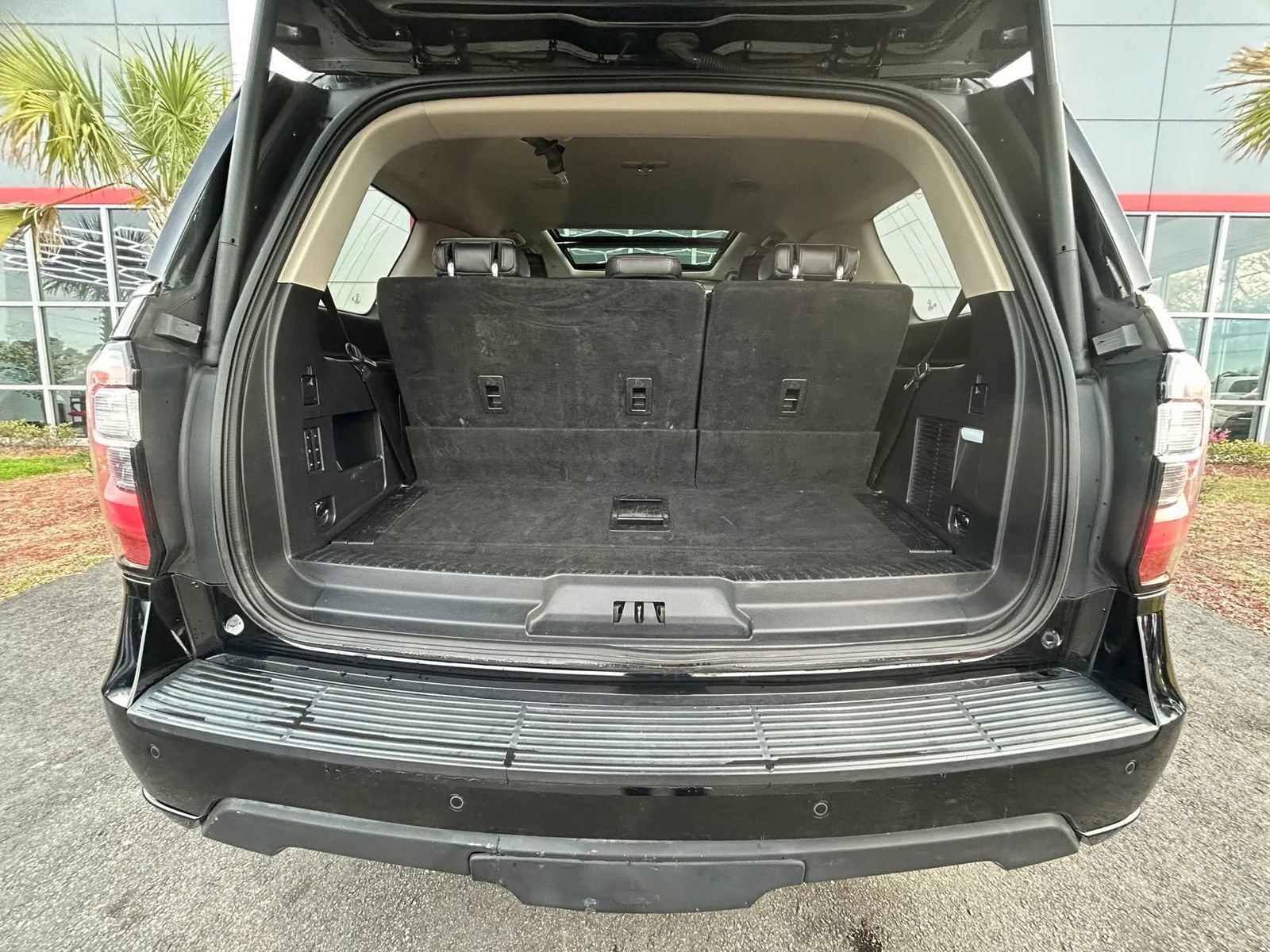 Used 2018 Ford Expedition Platinum AWD/4WD image 20