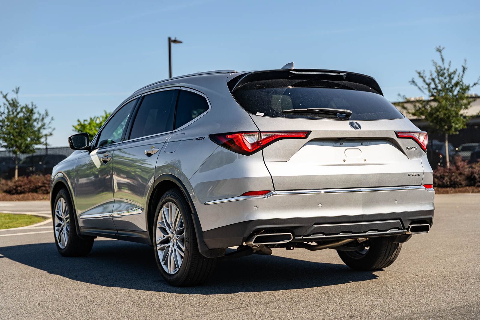 Used 2023 Acura MDX SH-AWD w/ Advance Package image 5