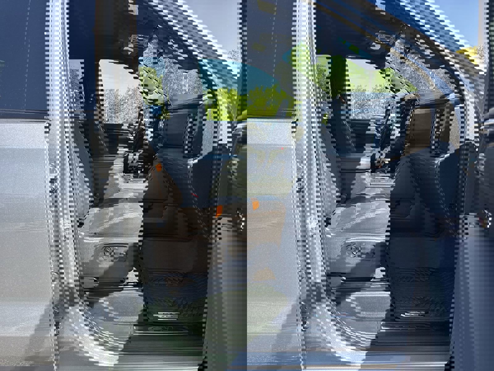 Used 2024 GMC Sierra 1500 AT4 w/ Technology Package image 32