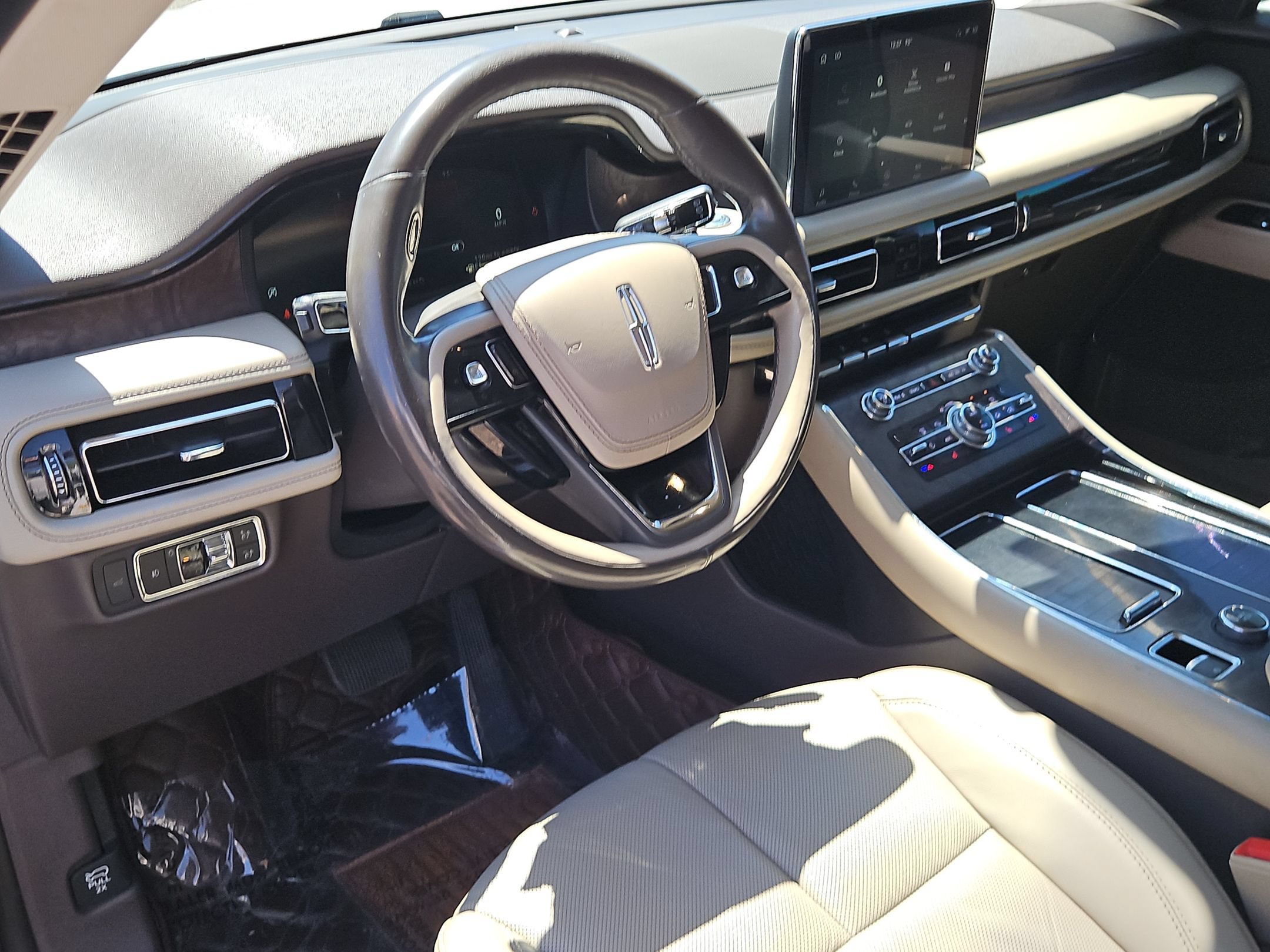 Used 2020 Lincoln Aviator Reserve RWD image 13