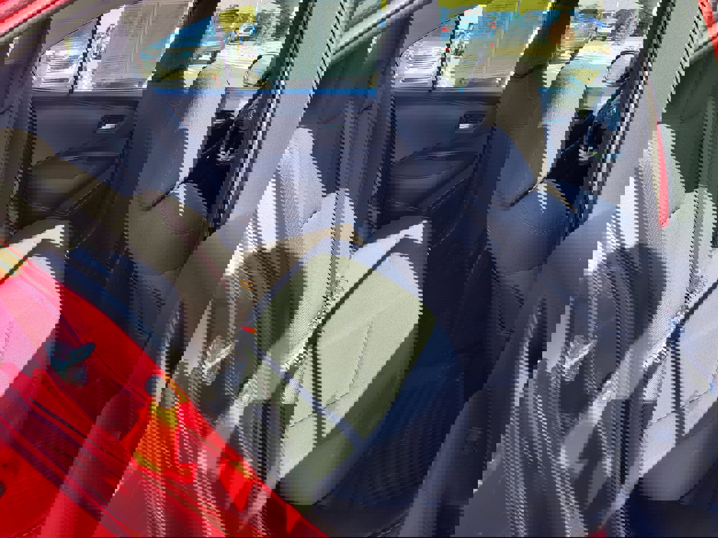 Used 2020 Toyota Corolla LE image 30