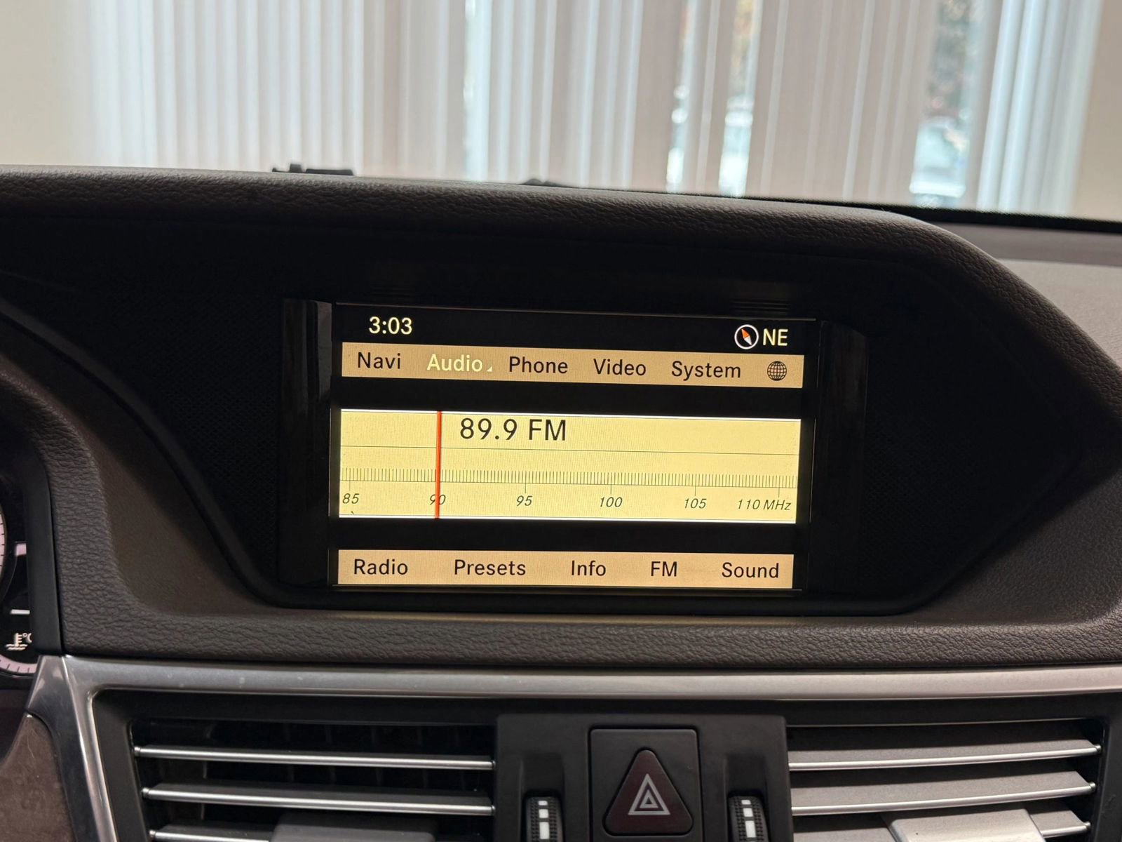 Used 2011 Mercedes-Benz E 350 4MATIC Sedan image 31