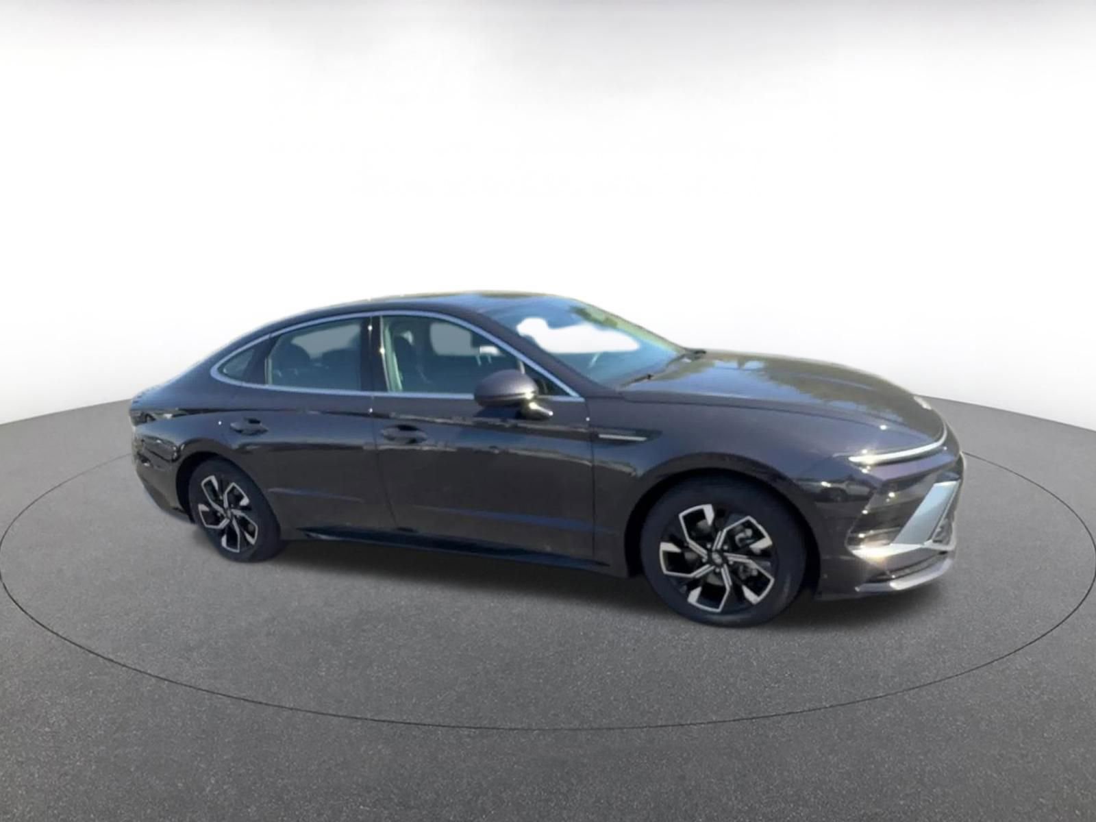 Used 2025 Hyundai Sonata SEL image 2