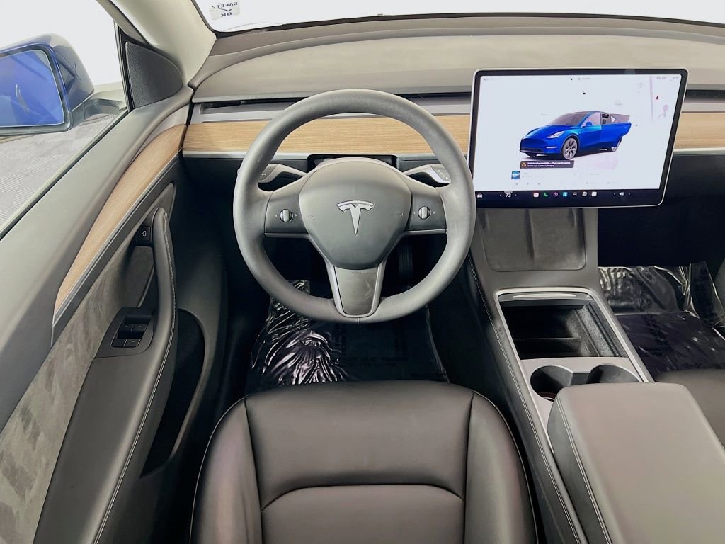 Used 2025 Tesla Model Y Long Range image 22