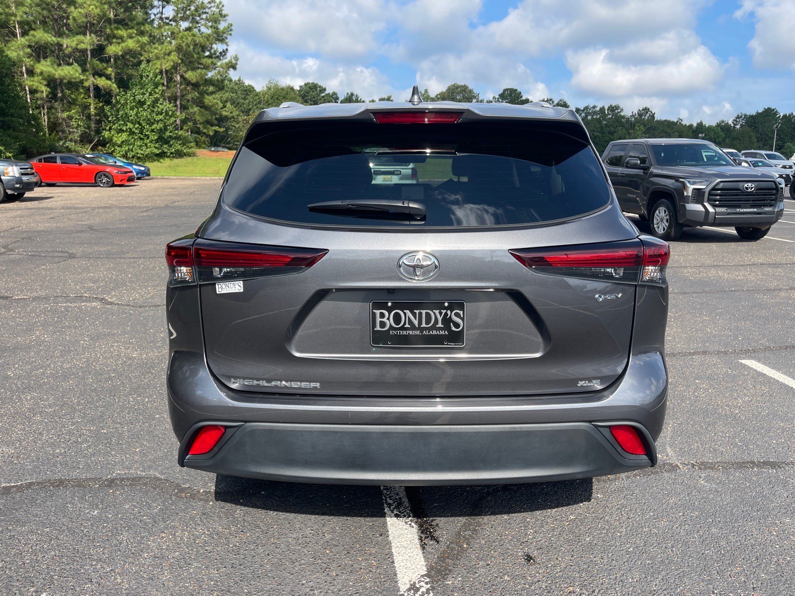Used 2025 Toyota Highlander XLE AWD/4WD image 15