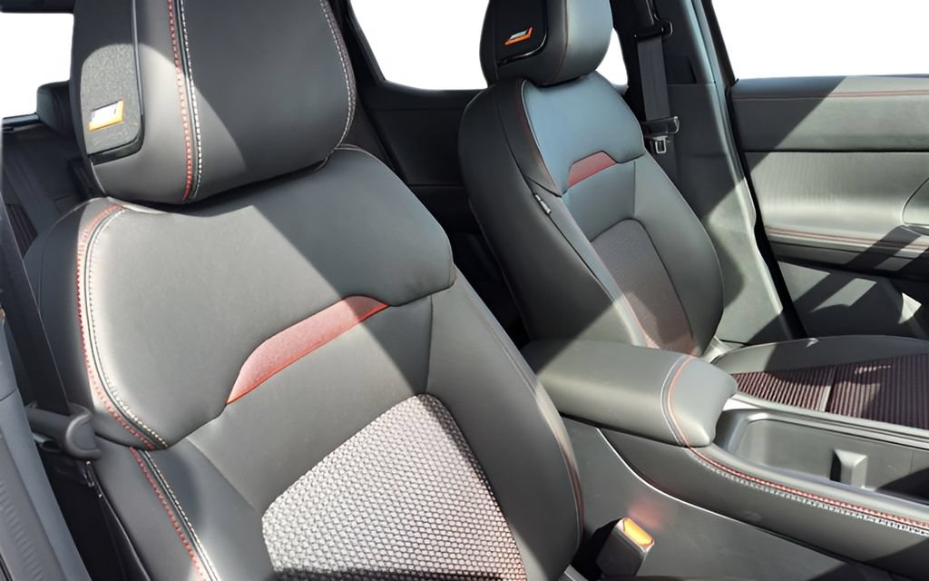 New 2026 Nissan Kicks SR w/ SR Premium Package FWD image 43