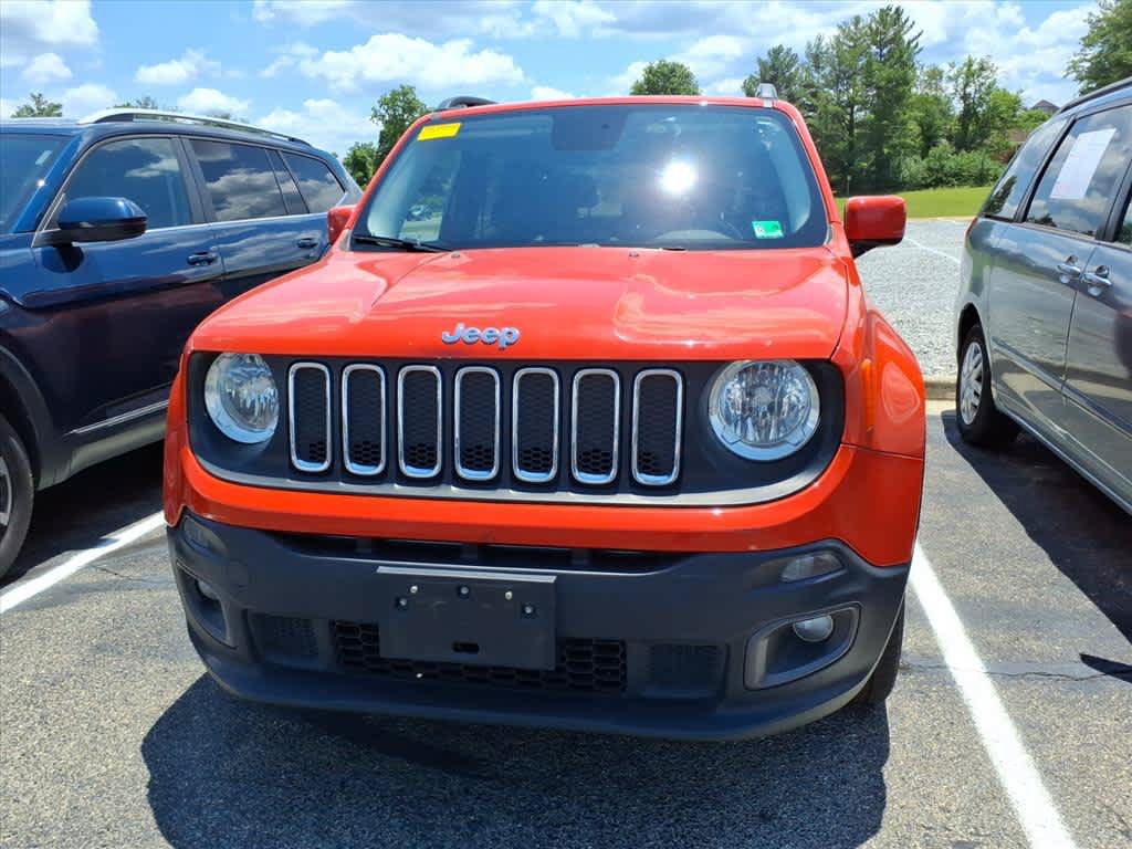 Used 2017 Jeep Renegade Latitude w/ Cold Weather Group AWD/4WD image 4