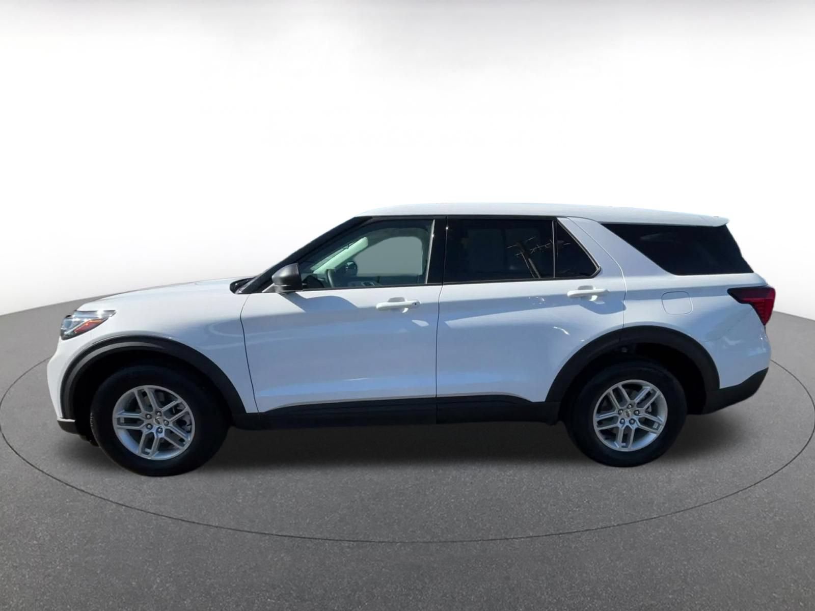 Used 2026 Ford Explorer Active AWD/4WD image 8