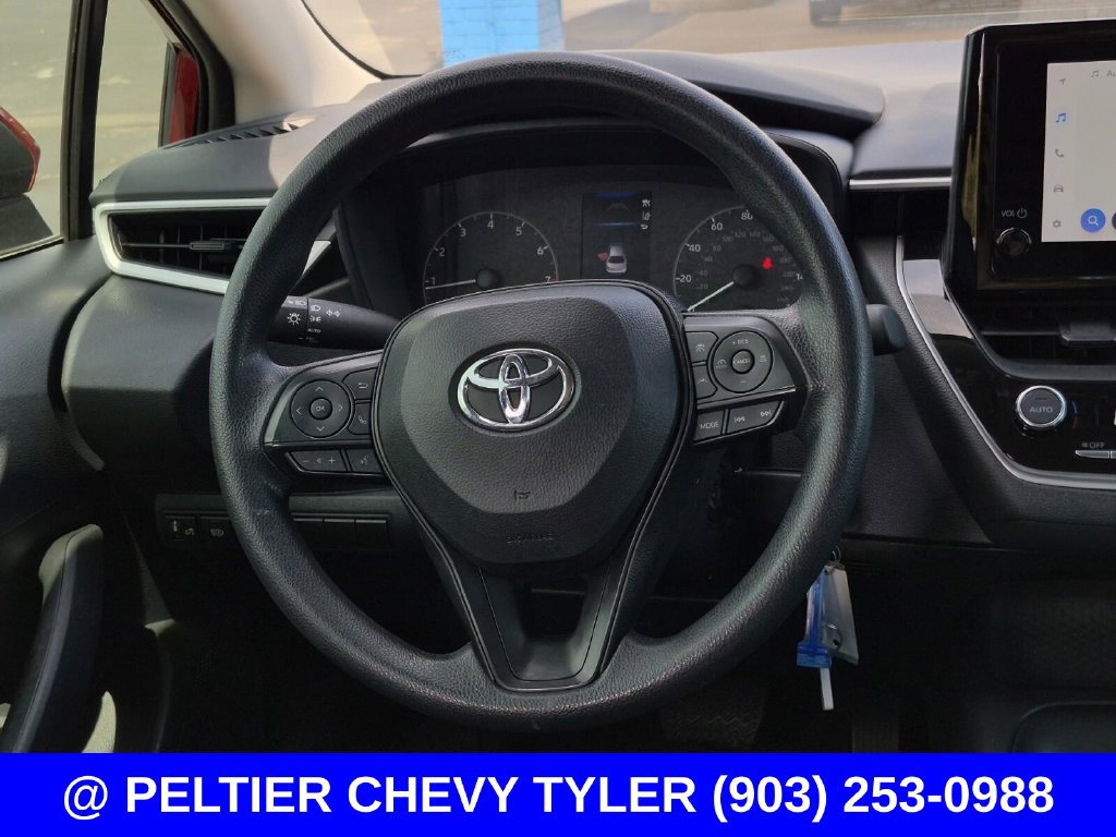 Used 2025 Toyota Corolla LE FWD image 29
