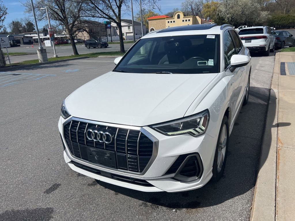 Used 2021 Audi Q3 2.0T Premium Plus w/ Premium Plus Package image 38