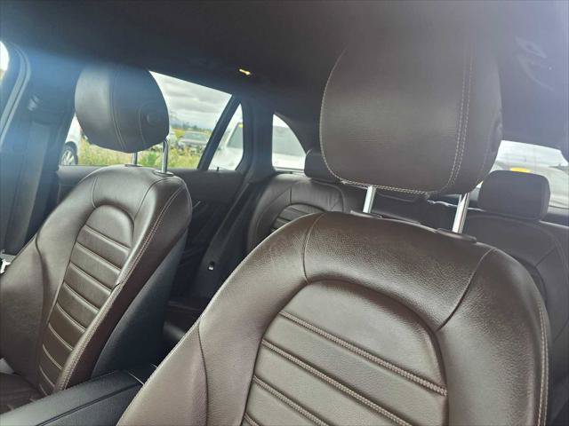 Used 2018 Mercedes-Benz GLC 300 4MATIC image 24