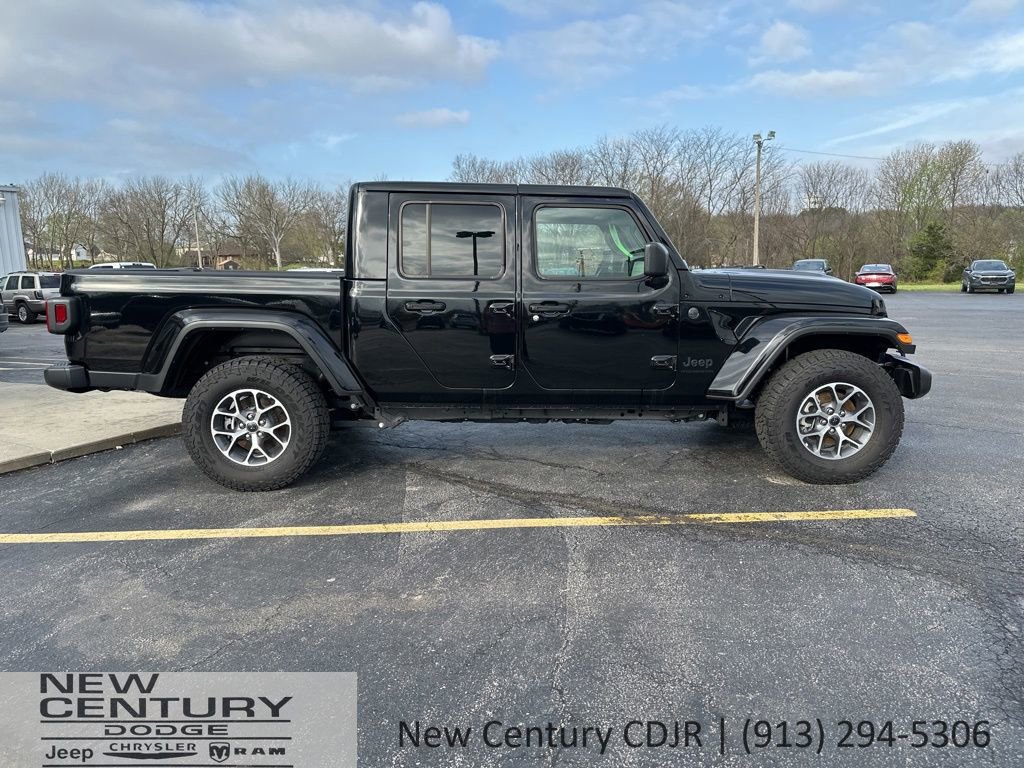 New 2025 Jeep Gladiator Sport image 5