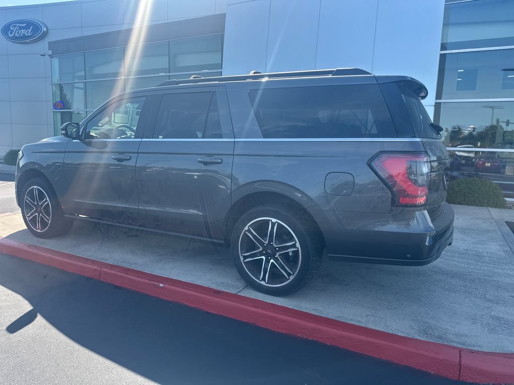 Used 2021 Ford Expedition Max Limited AWD/4WD image 2