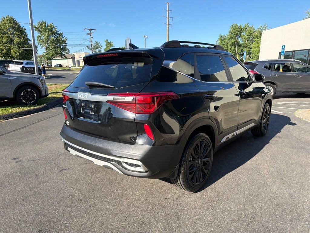 Certified 2022 Kia Seltos Nightfall Edition AWD/4WD image 8