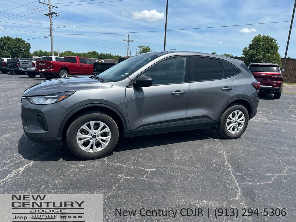 Used 2025 Ford Escape Active AWD/4WD image 1